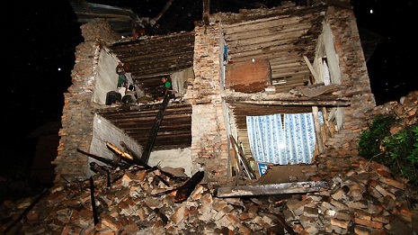 Death toll from Nepal quake tops 7,000
